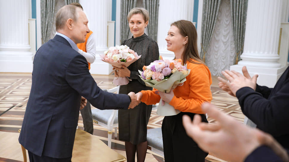 Как Владимир Путин, оказавшись вместе с женщинами, возненавидел уродов и букашек