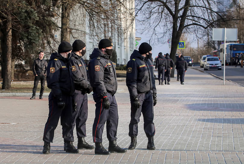 В День воли — 25 марта — массовых акций протеста в Минске не ожидалось, но силовики все равно были стянуты в центр города
