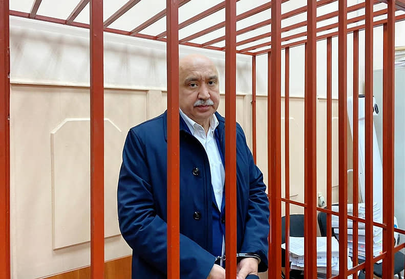 Защита Ильшата Гафурова считает, что у него не было мотивов совершать вменяемые ему в вину преступления