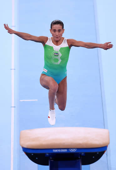 В опорном прыжке, который является любимым снарядом 46-летней Оксаны Чусовитиной (на фото), гимнастка по-прежнему является конкурентоспособной
