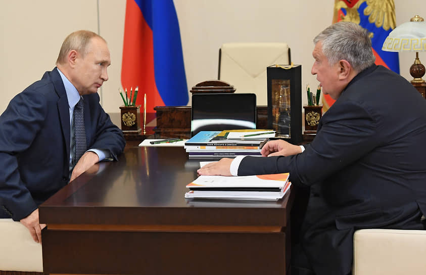 Президент России Владимир Путин и глава «Роснефти» Игорь Сечин