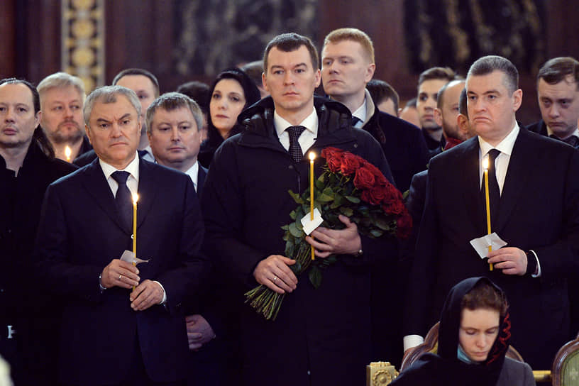 Спикер Госдумы Вячеслав Володин (слева) хорошо знаком с вероятными преемниками Владимира Жириновского — Леонидом Слуцким (справа) и Михаилом Дегтяревым (в центре)
