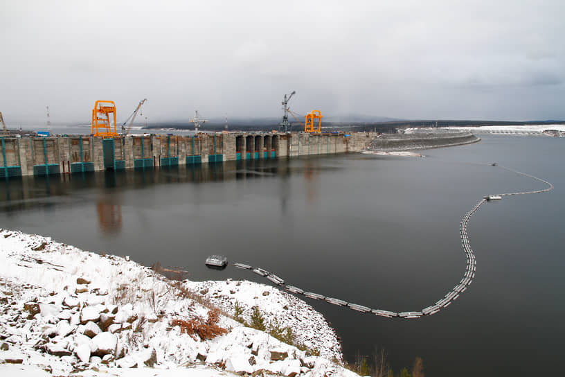 Плотина Богучанской ГЭС