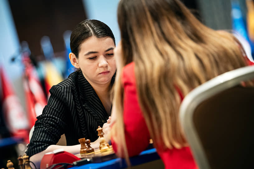 Александра Горячкина (слева) стала второй подряд российской шахматисткой после Александры Костенюк, выигравшей Кубок мира
