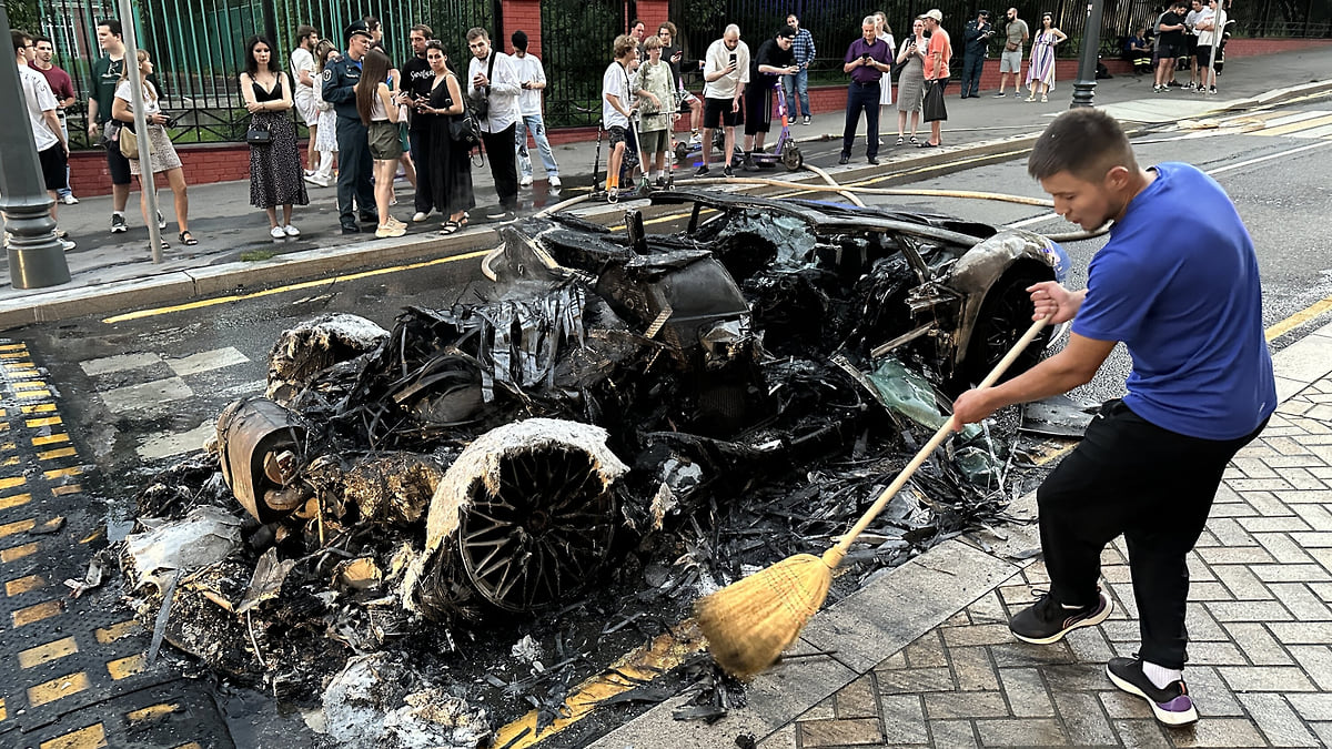 Причиной возгорания Lamborghini в центре Москвы 5 августа стало  «воспламенение паров моторного масла»