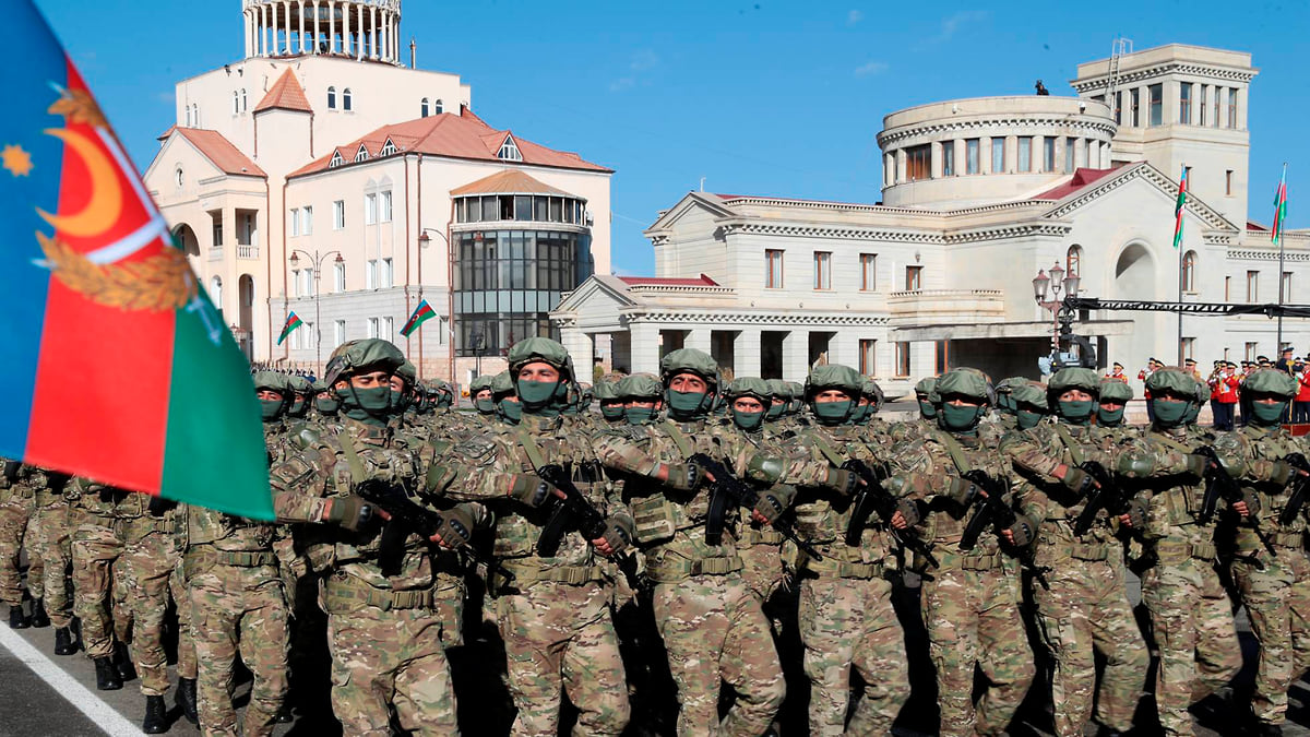 В Ханкенди (Степанакерт) 8 ноября прошел военный парад по случаю победы  Азербайджана во второй карабахской войне