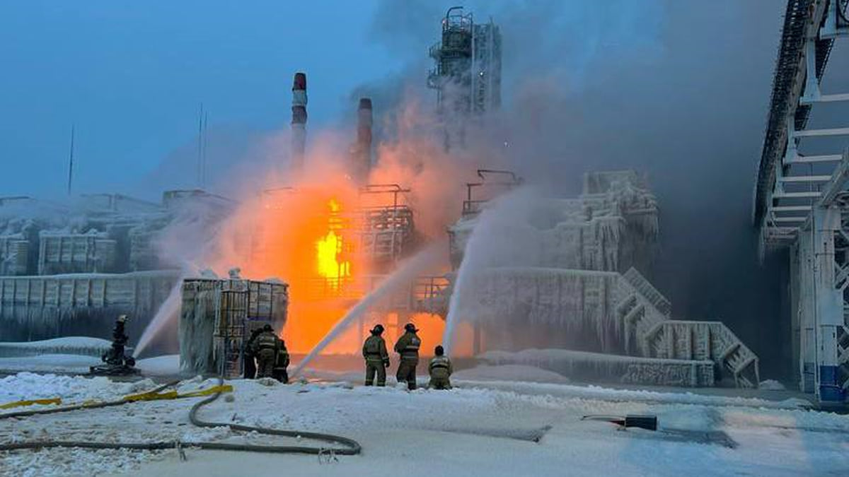 Пожар нарушил технологический процесс на предприятии НОВАТЭКа в Усть-Луге