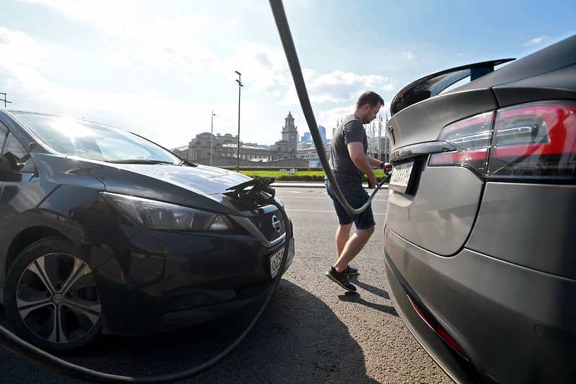 Владельцев электромобилей попросят не задерживаться после зарядки