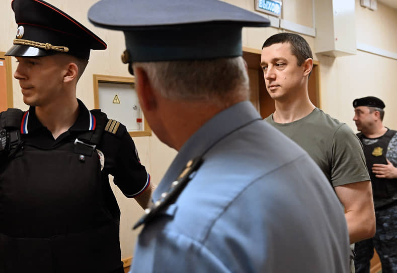 Военный суд дал потомственному чекисту Александру Мрищуку шанс вернуться на службу