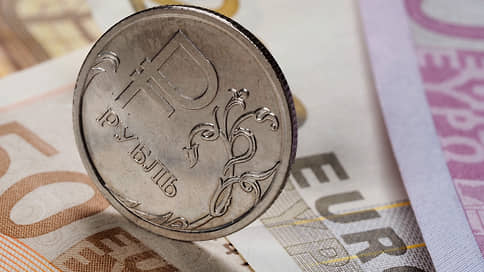 Погнутый евро // Курс европейской валюты продавило новостями
