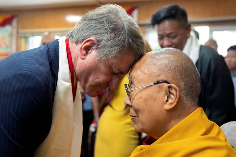 Председатель комитета по иностранным делам Палаты представителей США Майкл Маккол и духовный лидер Тибета далай-лама
