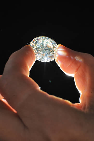 Индийские огранщики запаслись российскими алмазами на годы вперед