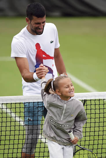 В день своего четвертьфинала Новак Джокович вместо травмированного австралийца Алекса де Минаура уделил повышенное внимание дочери Таре
