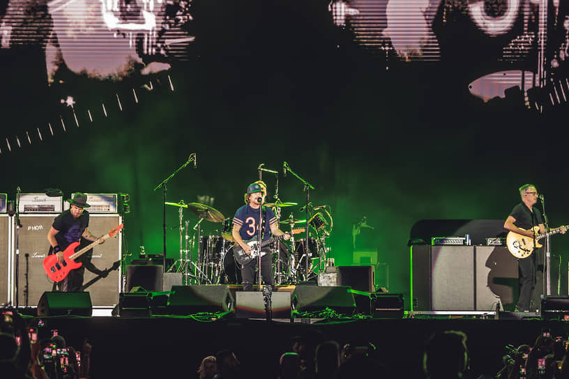 Музыканты Pearl Jam возглавили на фестивале парад гранж-музыки, доказав, что за ней не только прошлое