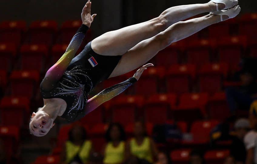 18-летняя обладательница Кубка мира по прыжкам на батуте Анжела Бладцева на Олимпийских играх в Париже может претендовать на золото
