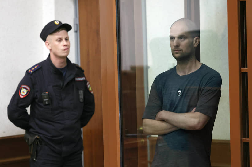 Власти США требуют освободить приговоренного за шпионаж Эвана Гершковича (справа)
