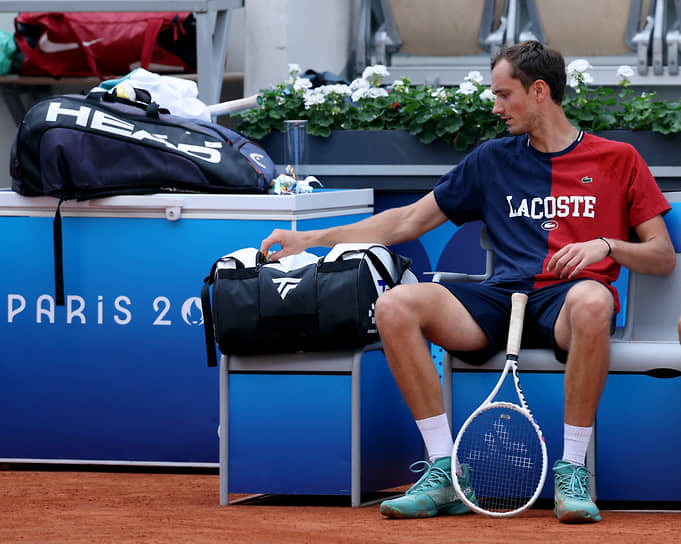 Даниил Медведев будет одним из немногих участников олимпийского теннисного турнира, который выступит во всех трех разрядах