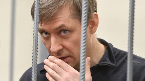 Век окопов не видать // Дмитрий Захарченко просит главнокомандующего отправить его на СВО