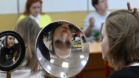 Школы хотят отборных старшеклассников // Родители жалуются на выдавливание детей в колледжи