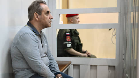 Недолог суд военный // Генерала, подозреваемого в коррупции, арестовали за полчаса