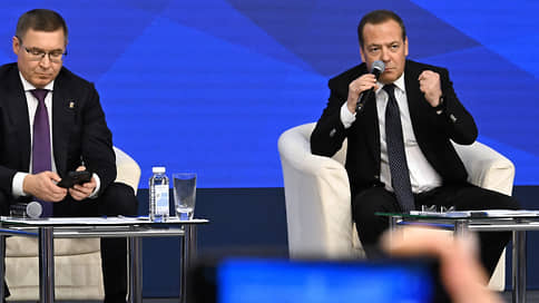 Пока решили не трогать // Дмитрий Медведев и Владимир Якушев встретились с Молодой гвардией Единой России