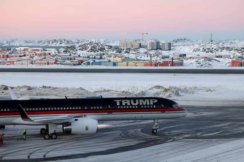 Самолет Дональда Трампа-младшего в аэропорту Нуука, Гренландия, 7 января