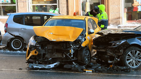 Автогражданке указали дорогу на подъем // Депутаты хотят увеличить лимиты выплат по ОСАГО