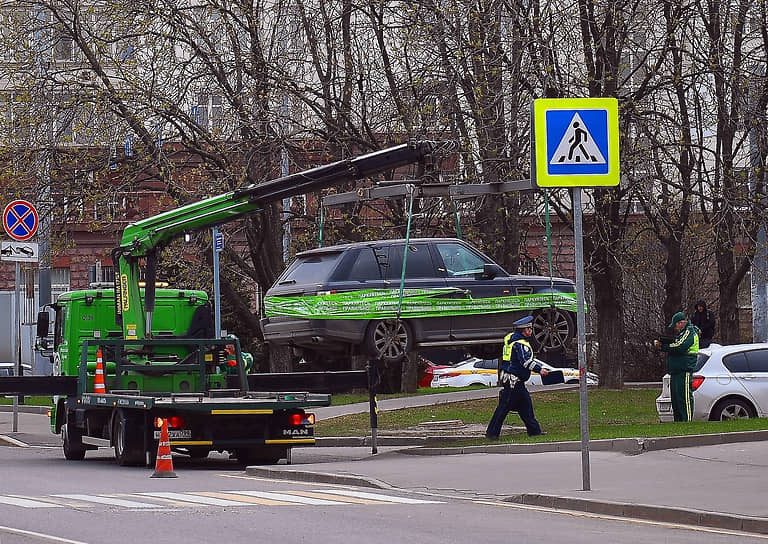 Эвакуировать автомобили из зоны запрещенной парковки за год меньше не стали