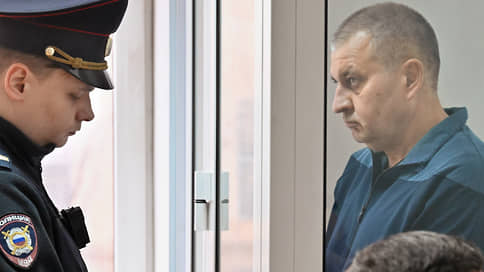 Вместо званий и наград только сроки и штрафбат // Заключившего сделку с прокуратурой генерала Вадима Шамарина просят посадить за взятки