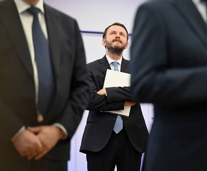 Заместитель главы администрации президента Максим Орешкин мыслями в космосе, а где же еще