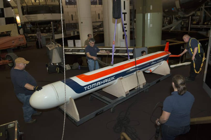Дальнобойная крылатая ракета Tomahawk