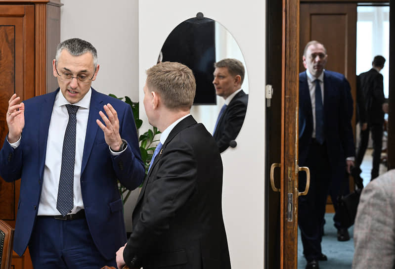 По словам зампреда ЦБ Филиппа Габунии, на следующем заседании по ставке в совете ожидаются еще более яркие, чем в апреле, дискуссии