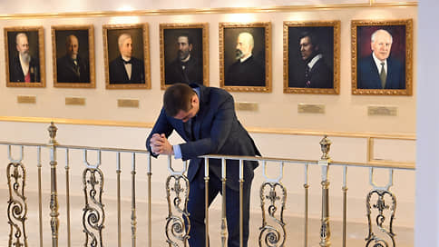 What qualities are Russians expect from the new elite and how they can be raised