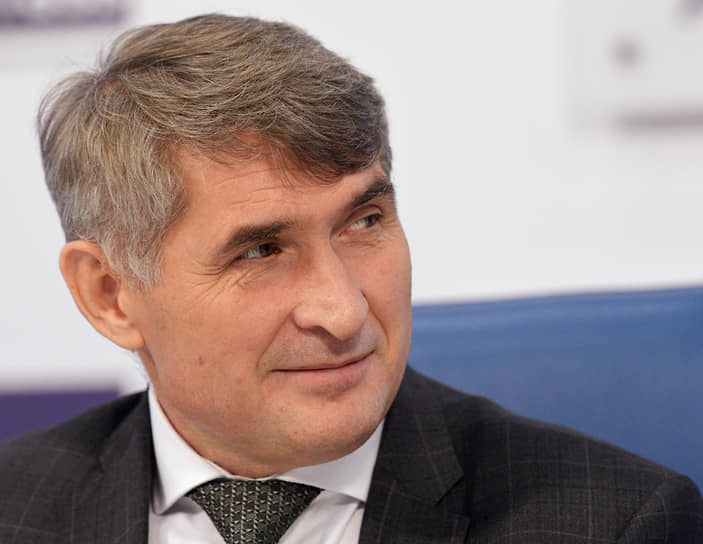 Глава Чувашии Олег Николаев пойдет на второй срок самовыдвиженцем, но при поддержке сразу трех партий