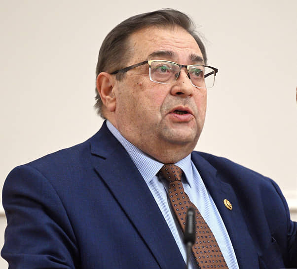 Юрий Петров