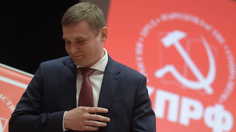Коммунист создает прецедент // Глава Хакасии подал в суд на подконтрольный ЕР парламент
