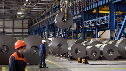 Transportation of metal products is shifted from the railway to vehicles