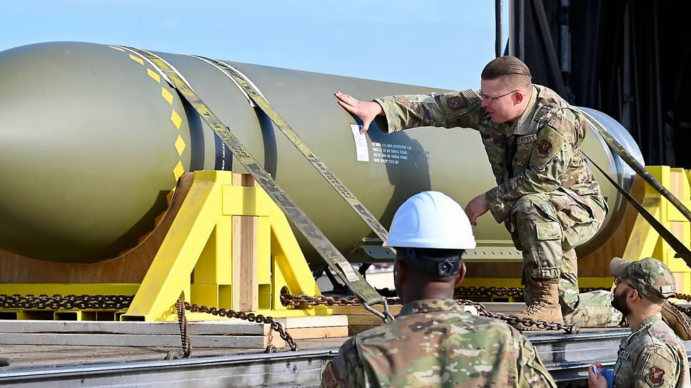 Сверхтяжелая американская бомба GBU-57