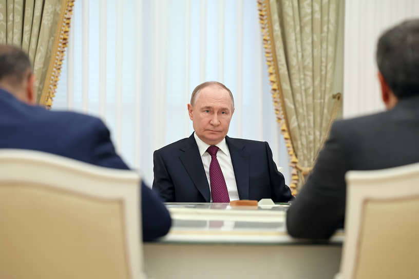 Владимир Путин принял иранского дипломата рано днем. В этот день и так было не продохнуть