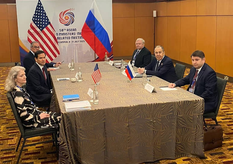 Переговоры глав внешнеполитических ведомств России и США Сергея Лаврова и Марка Рубио в Куала-Лумпуре перетянули на себя главное внимание с остальных мероприятий АСЕАН