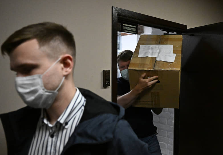В ходе обыска в офисе Baza силовики изъяли
компьютеры, телефоны и документы