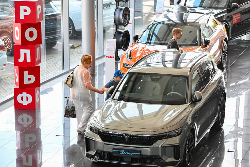 Салон продажи автомобилей «Рольф»