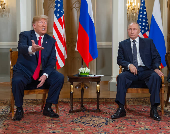 Встреча президентов России и США Владимира Путина (справа) и Дональда Трампа в Хельсинки (июль 2018 года)