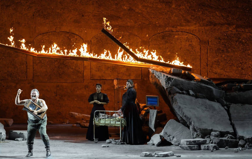 «Три сестры» в Зальцбурге иногда напоминают фильм-катастрофу