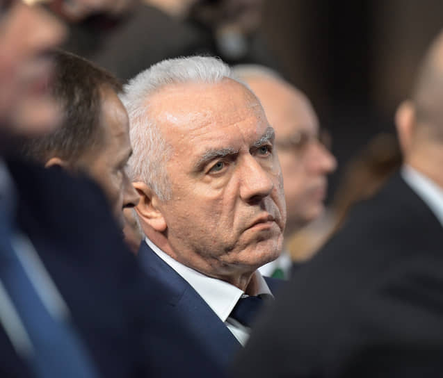 Орыс қожайынының порно аяқ киімдері