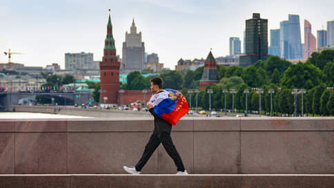 Гордость и предупреждение // Россияне все больше гордятся Россией, но половина из них не знают почему