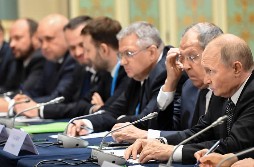 Владимир Путин приехал в Китай боевым составом