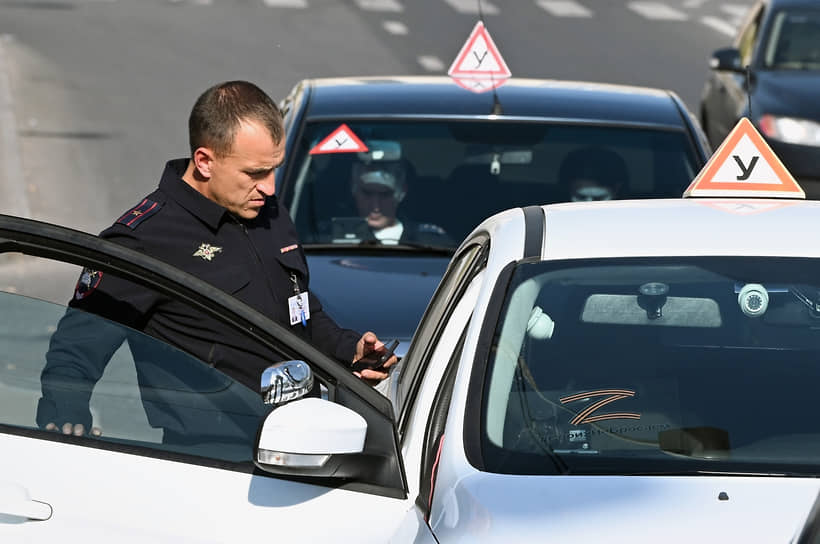 Со следующего года на занятиях в автошколах будет уделяться больше времени практике, а не теории