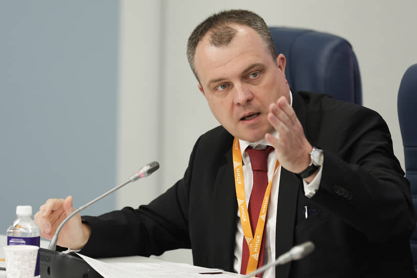 В правительстве обсуждают расширение полномочий возглавляемого Антоном Шалаевым Росстандарта — Минпромторг намерен бороться за качество в промышленности небесплатным для бизнеса ужесточением требований к единству измерений