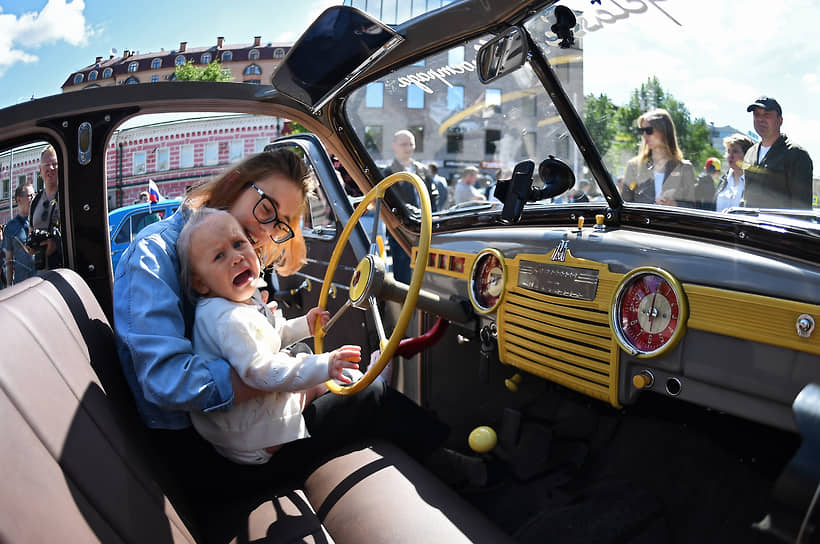 Повышенные штрафы, по задумке авторов поправок, заставят родителей задуматься о безопасной перевозке детей